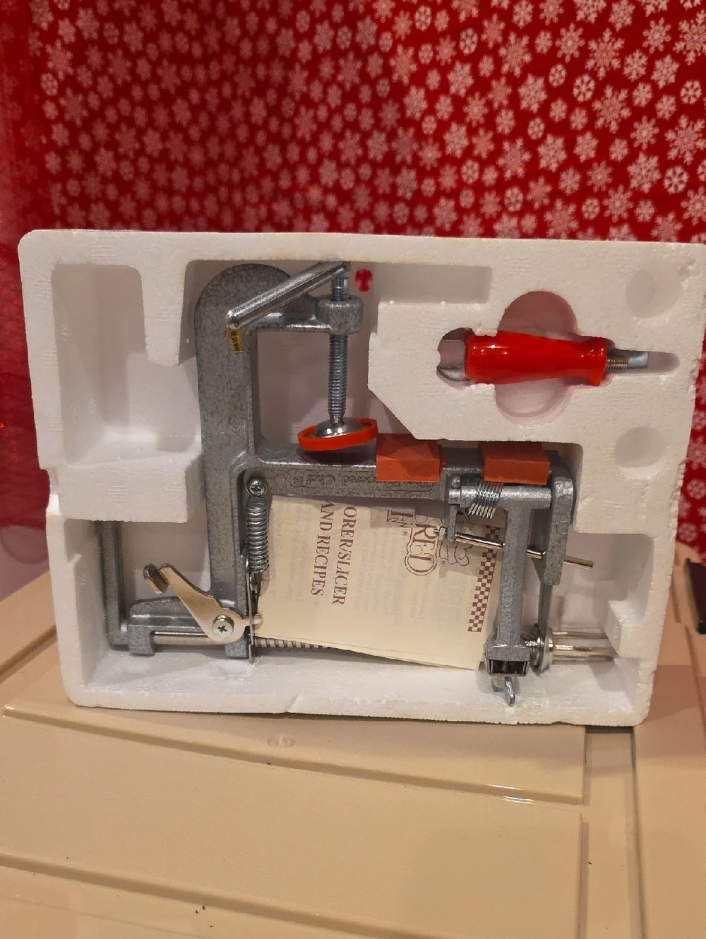 The Pampered Chef Apple Peeler Corer Slicer